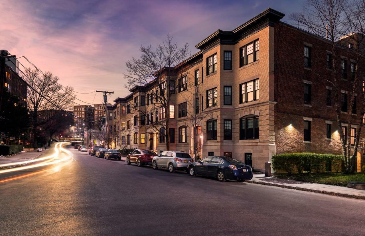 A Stylish Stay W/ A Queen Bed, Heated Floors.. #31 Brookline Exterior foto